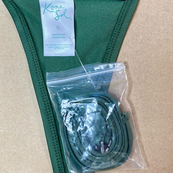 Twist bandeau bikini top deep green - Picture 9 of 10